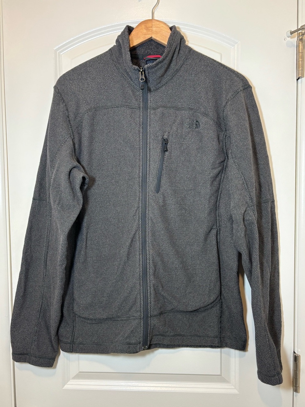 The North Face Men’s Charcoal Gray Lightweight Full-Zip Jacket #574